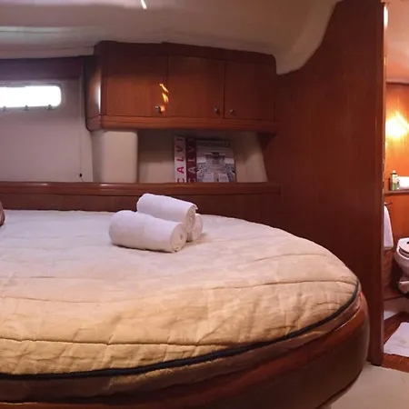 Botel Barco De Lujo En Palma de Mallorca